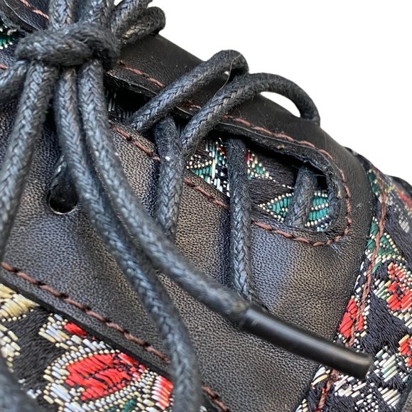 Socopy Retro Vintage Style lace Up Flower Embroidered Fabric Leather Heeled Shoe - Picture 12 of 16